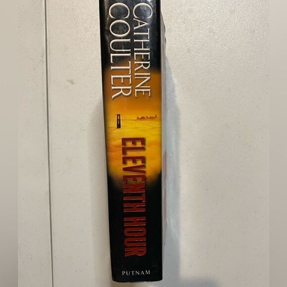 EUC - Eleventh Hour by Catherine Coulter Hardback Book - FBI Thriller - Picture 7 of 7